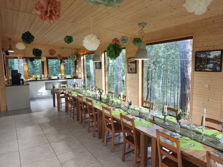 Stołówka Ośrodek wypoczynkowy Grzybia Dąbrowa nad jeziorem na Kaszubach”